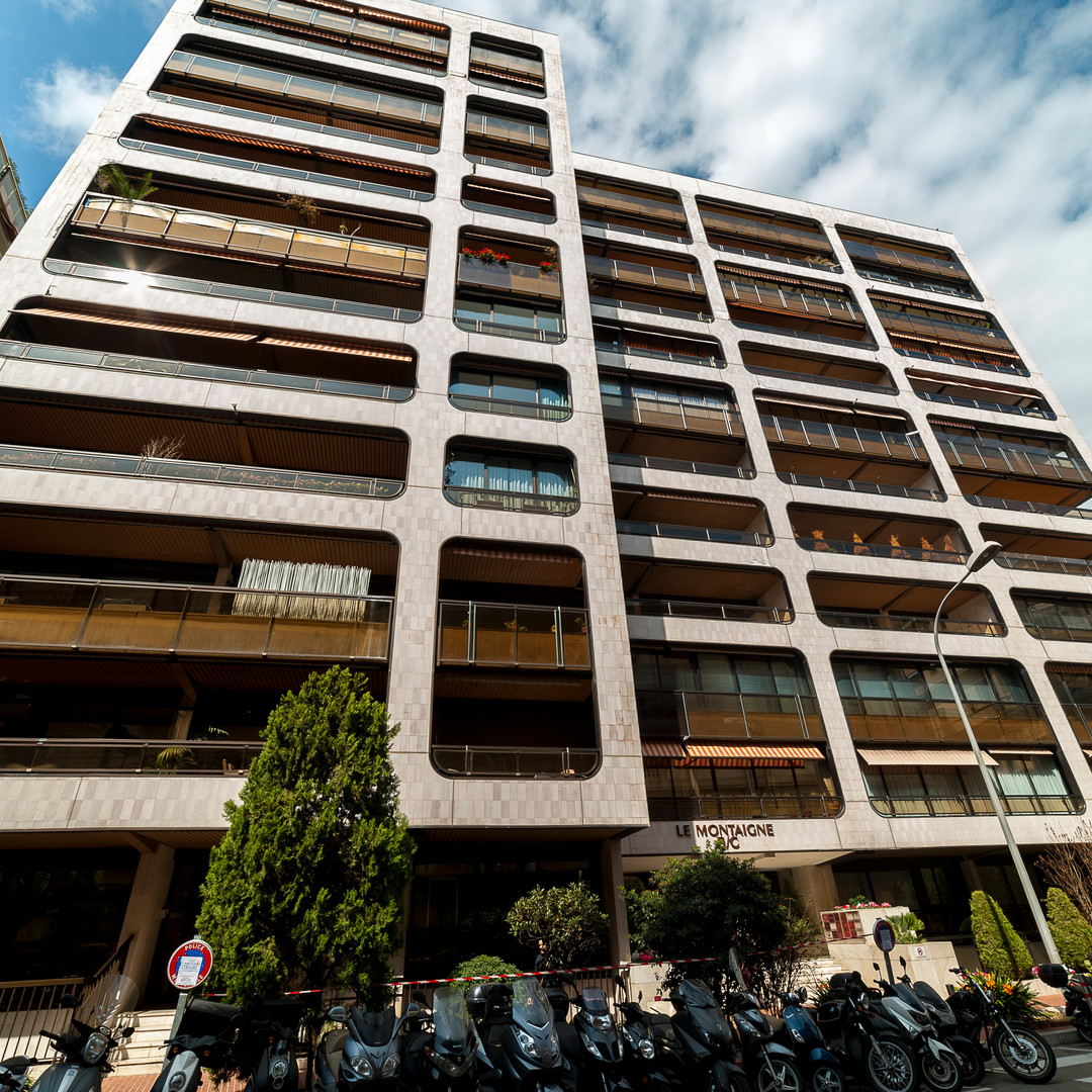 MONTAIGNE : PARKING FOR SALE