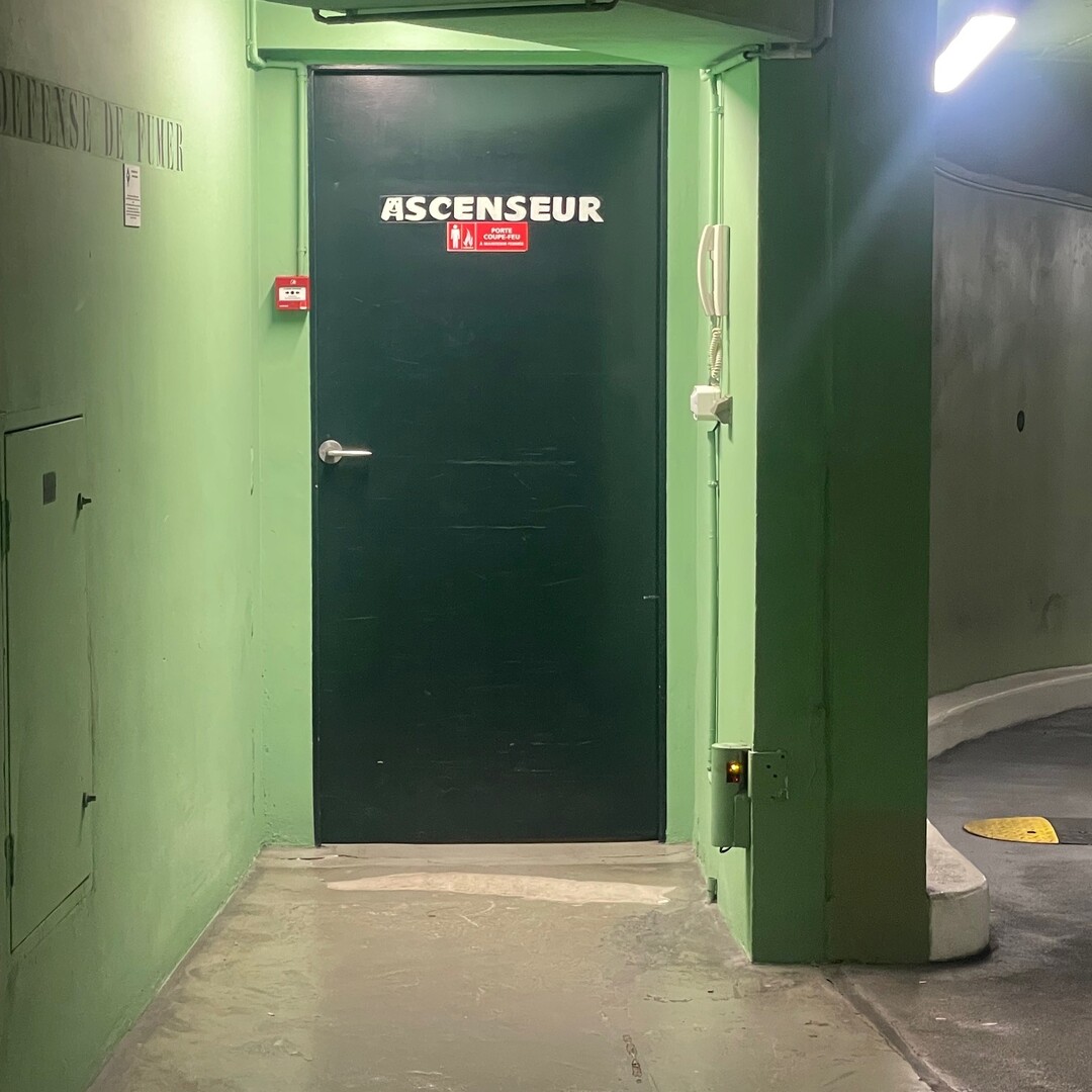 PARC SAINT ROMAN / PARKING SPACE