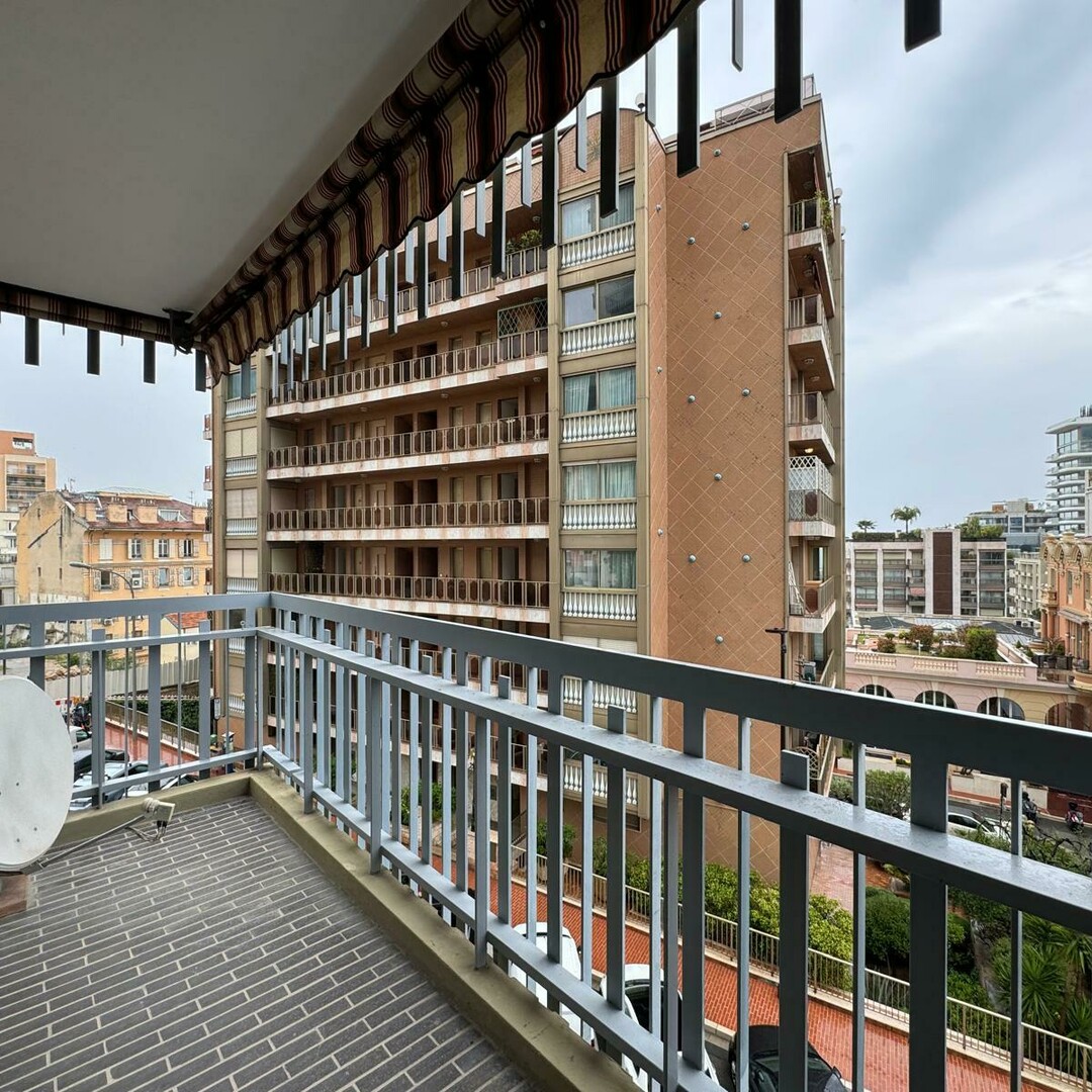 MONTE CARLO / MILLEFIORI / 3 ROOMS REFURBISHED & FURNISHED / SEA VIEW