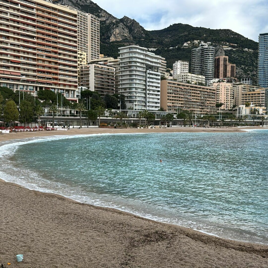MARETERRA / LE RENZO / APARTMENT IN FRONT OF THE SEA