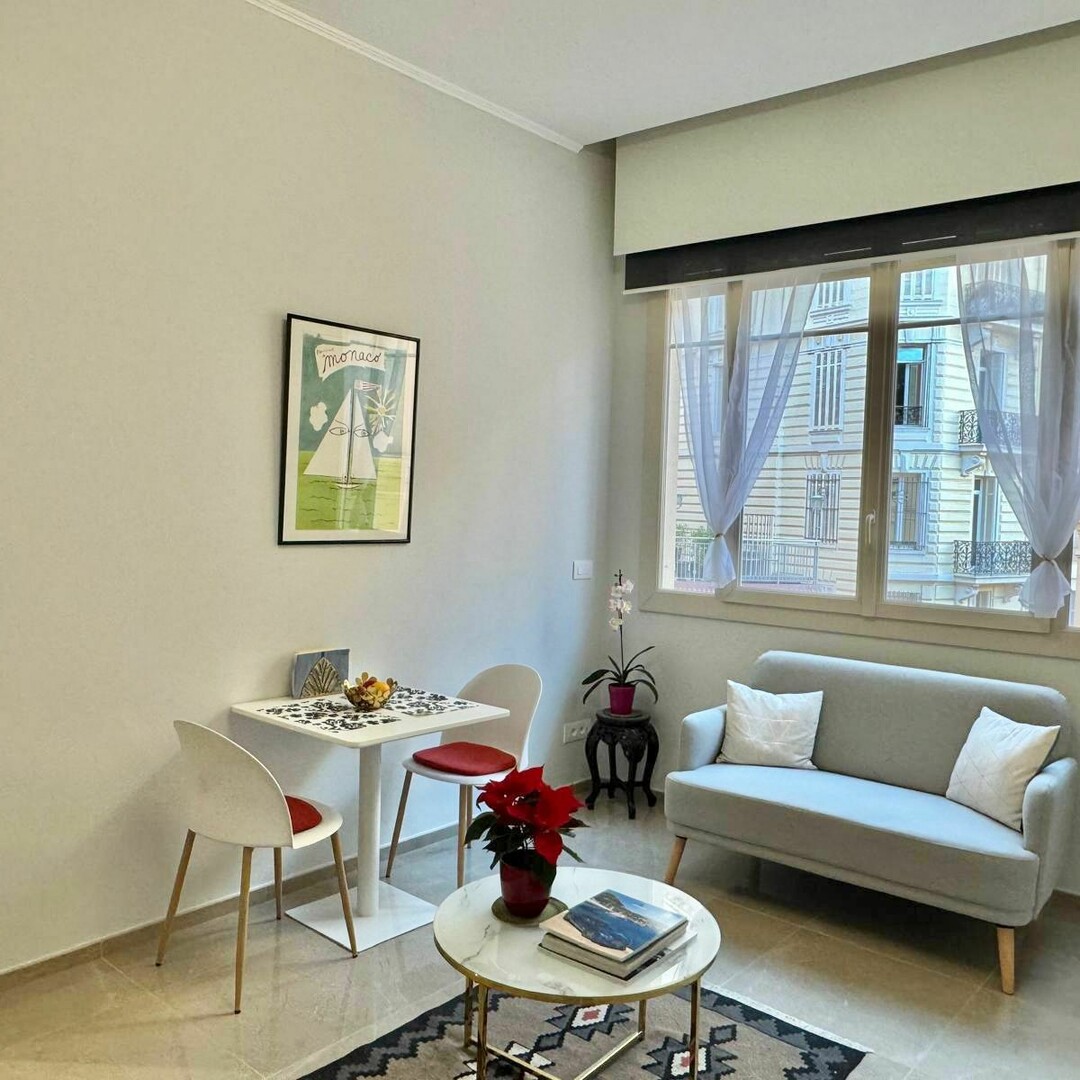 LAROUSSE /  TOUR DU LARVOTTO / 2 ROOMS