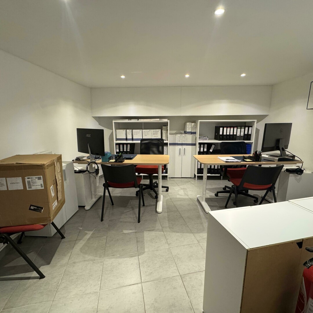 Moneghetti - Shop/Office