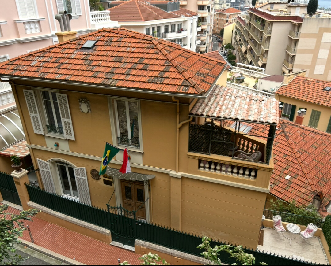 NEW AND RARE - EXCLUSIVE - SINGLE FAMILY HOME