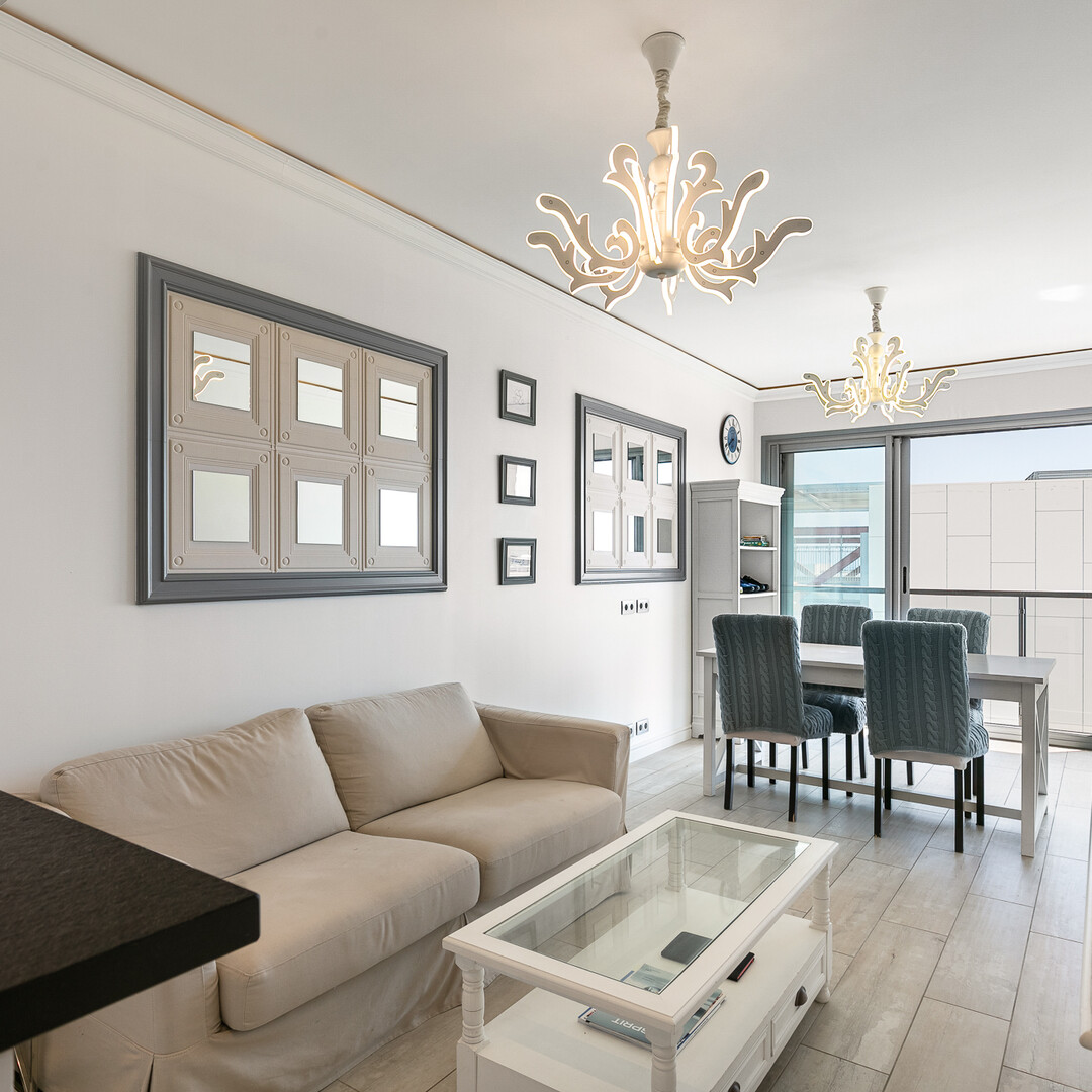 Charming 2-room apartment converted into a 3-room - Apartment with Terrace – Prestigious Residence