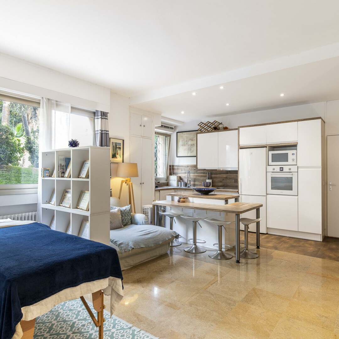 Chic 1-bedroom apartment in Monte-Carlo | Fully refurbished | Mixed use