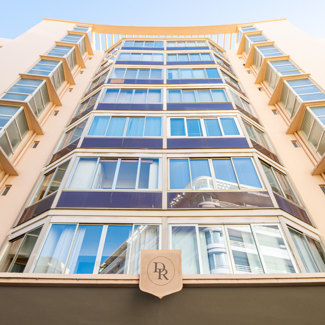 ROQUEVILLE - Renovated 4-room Flat - 2,9 % Yield