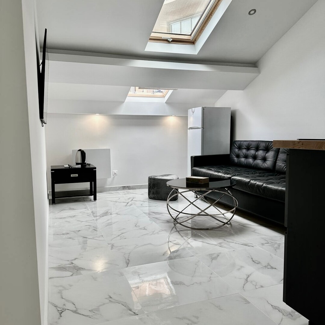 Bright renovated studio in a charming building near the Carré d'Or