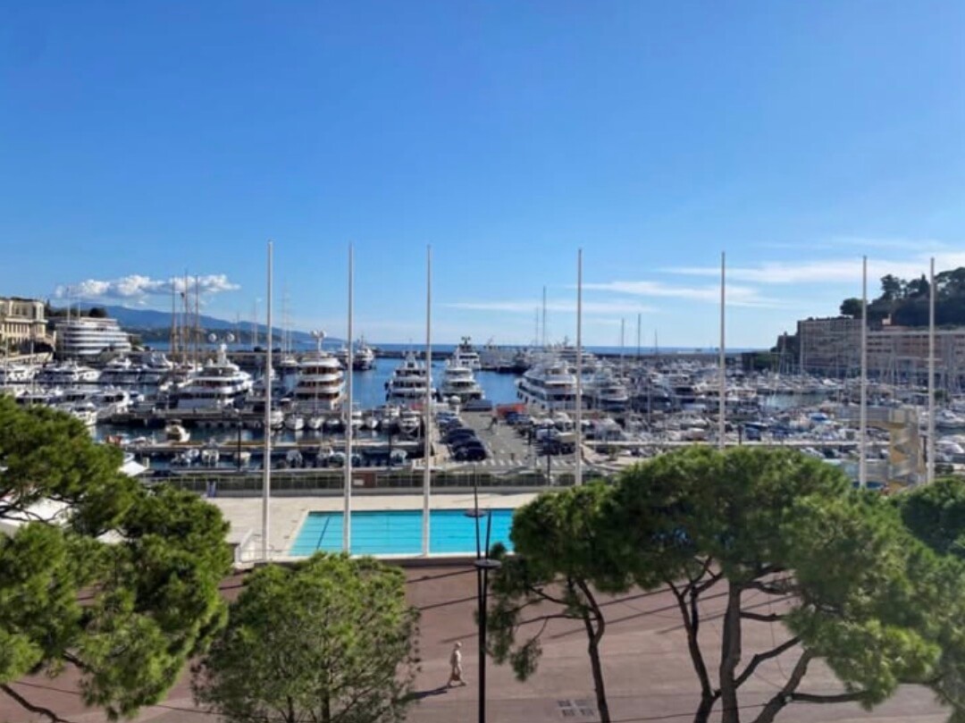 EXCLUSIVE RESIDENCE WITH SEA VIEWS IN MONACO PORT