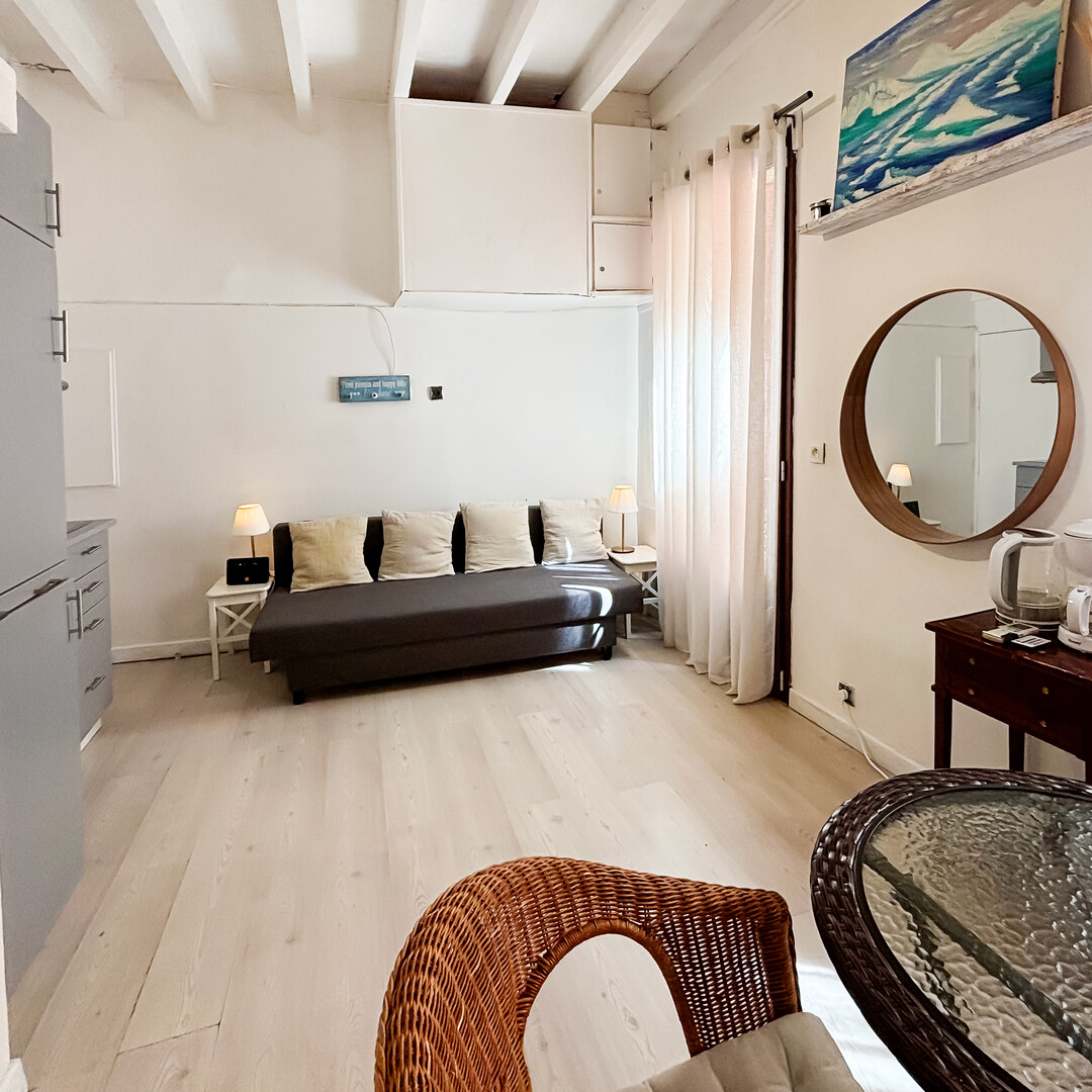 CHARMING RENOVATED STUDIO - MONACO CITY
