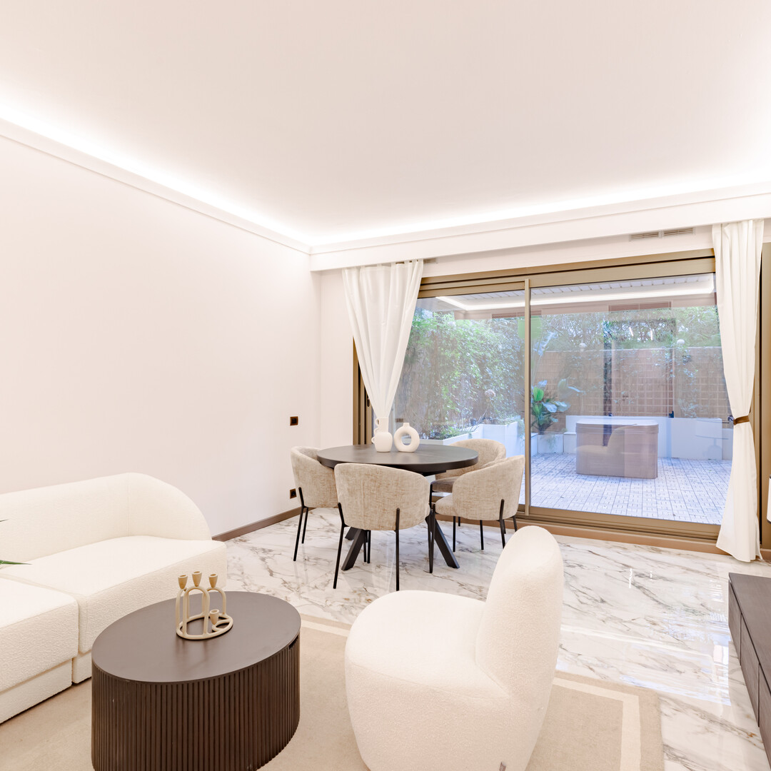 BEAUTIFUL 2 ROOMS COMPLETELY RENOVATED