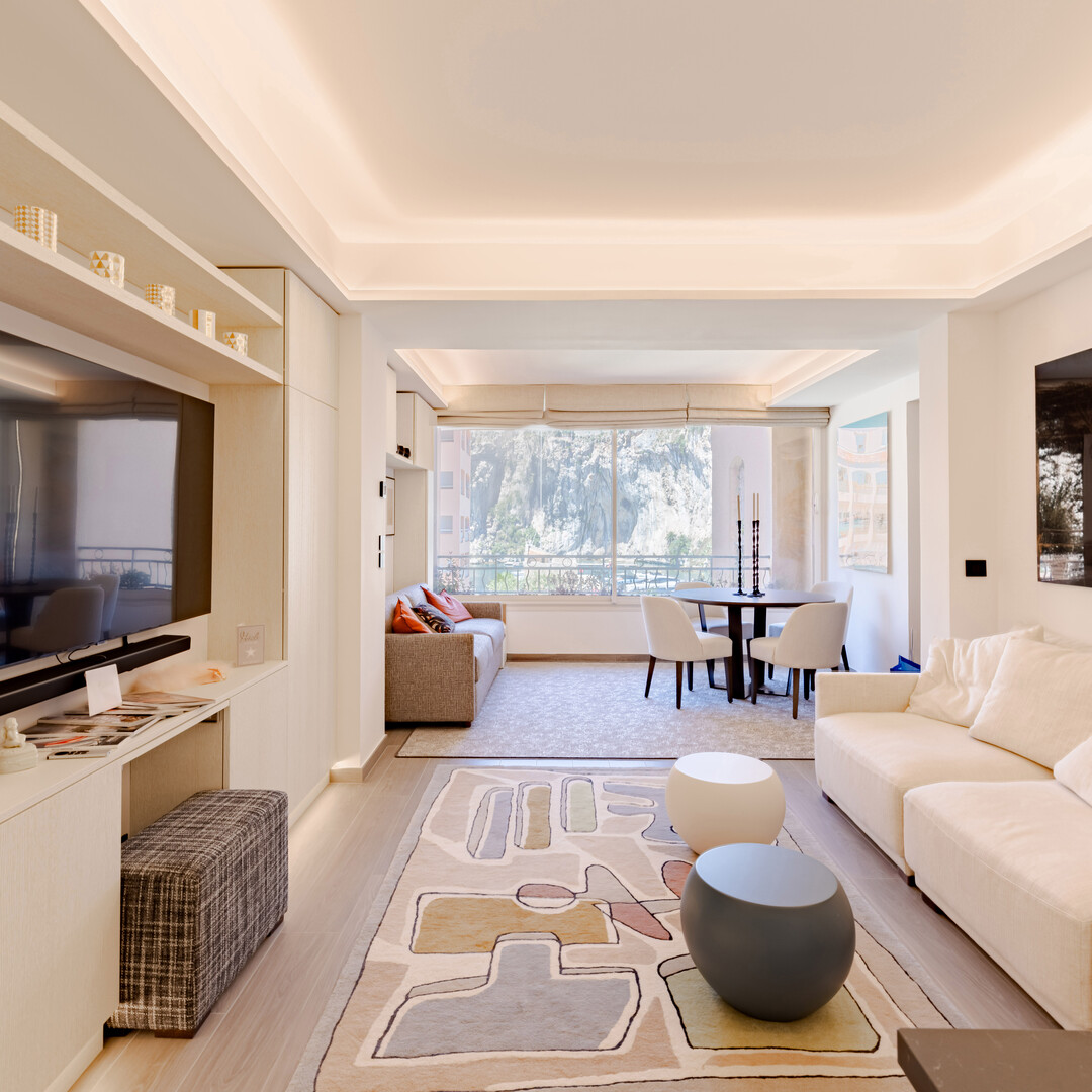 SUMPTUOUS 1-BEDROOM APARTMENT DECORATED WITH ELEGANCE