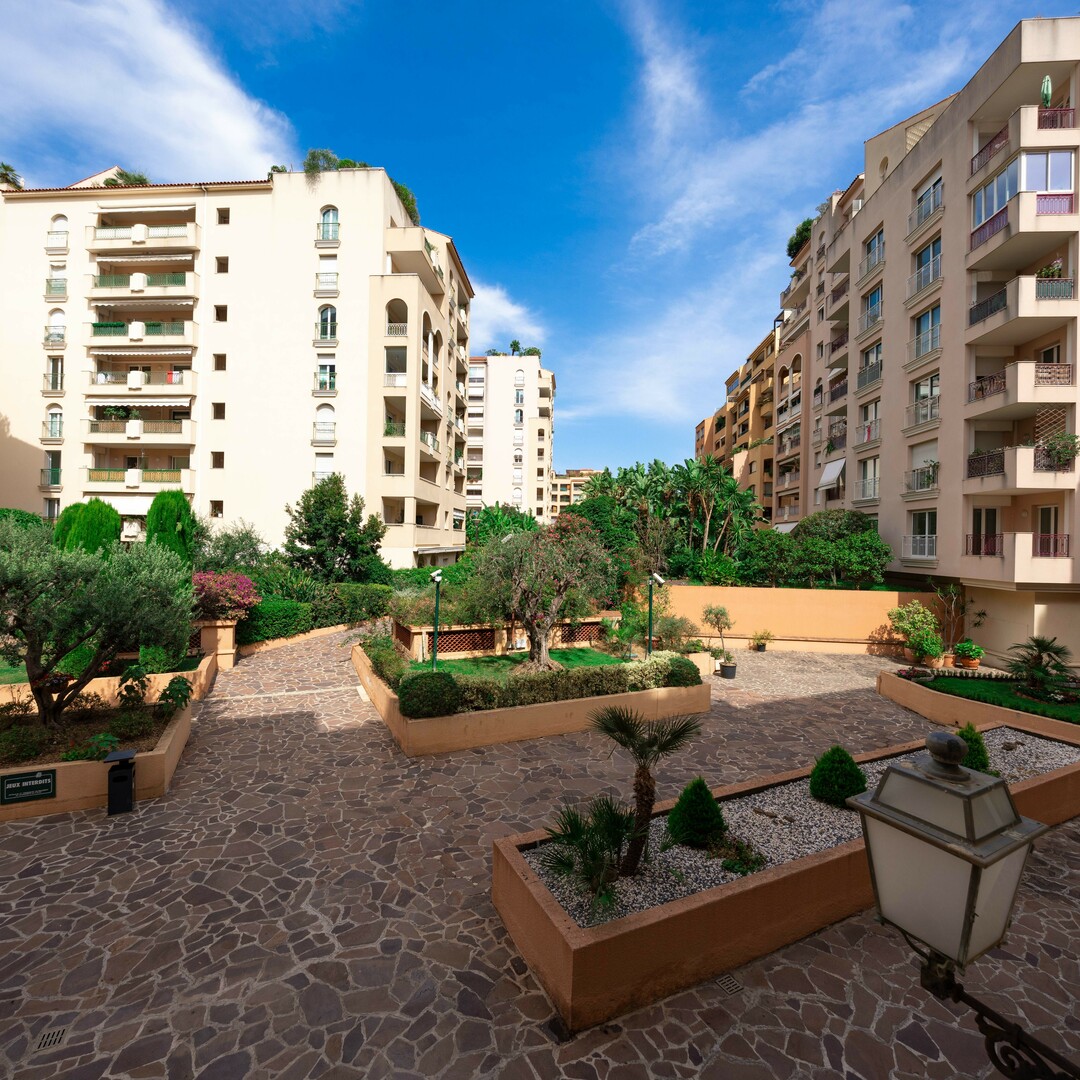 STUDIO IN FONTVIEILLE - MIXED USE - RESIDENCE LE DONATELLO