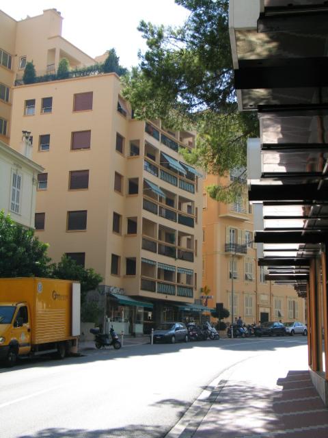 Sole Agent – High-end renovated luxury apartment with sea view