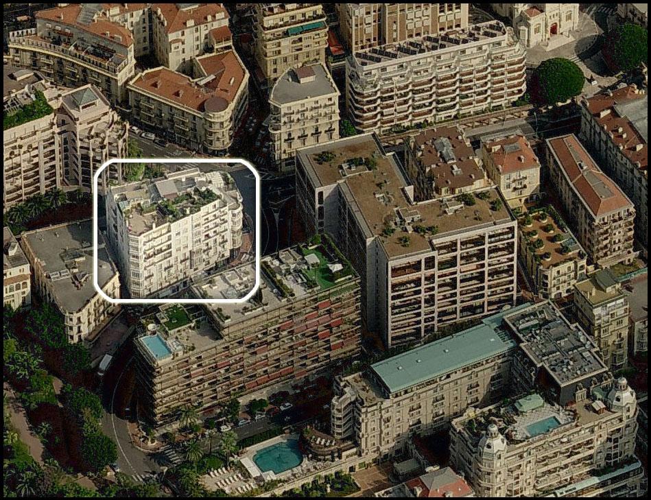 Sole Agent – High-end renovated luxury apartment with sea view